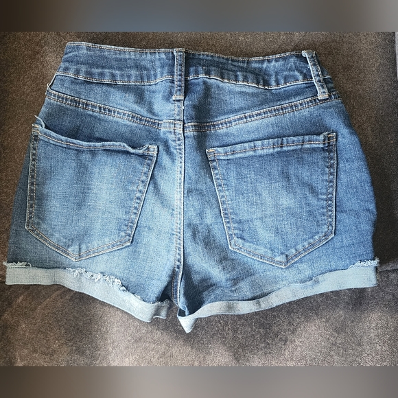 SO Junior's shorts - Picture 2 of 3